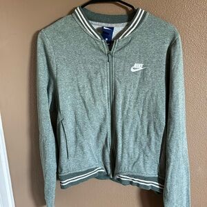 Nike zip front jacket women’s medium, cute!